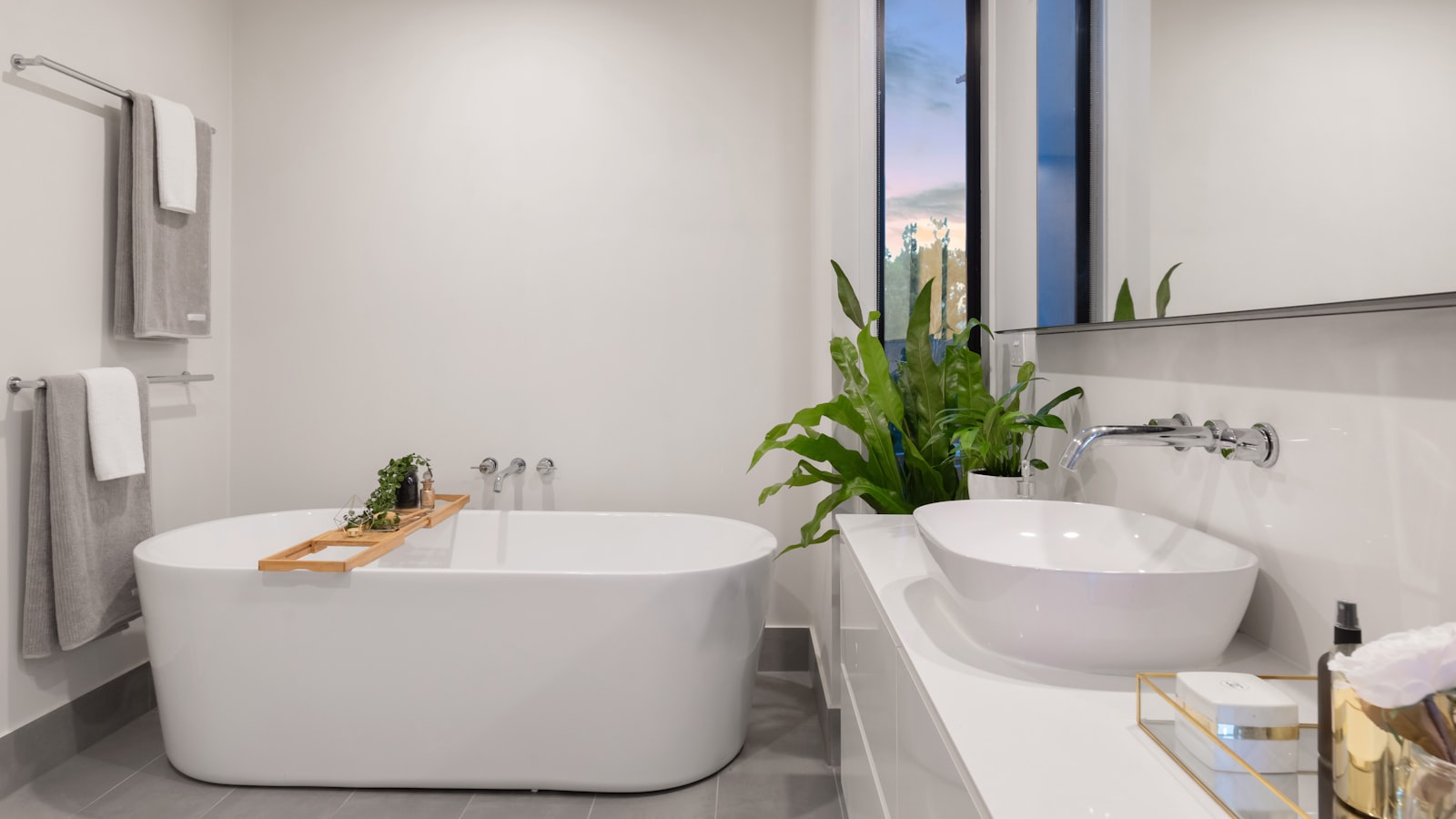 Hot Water Savings in a Shared Flat: Negotiating With Housemates