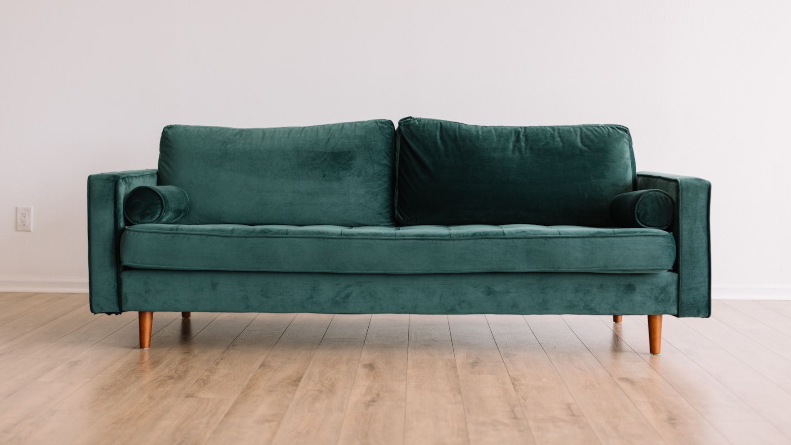 Furnishing a City Apartment Second-Hand (Without Looking Like a Skip)