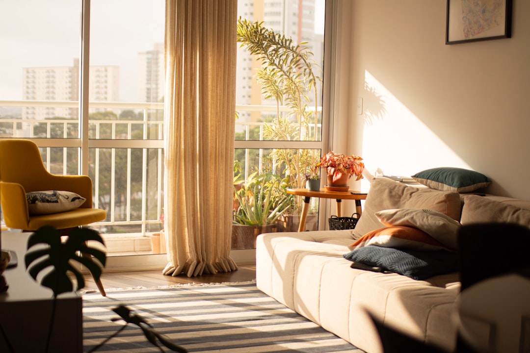 Apartment Air Quality for City Flats: Dust, Cooking Fumes, VOCs, and What Actually Helps
